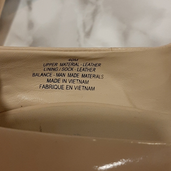 Vianni Collection Nude Pumps - Picture 4 of 6